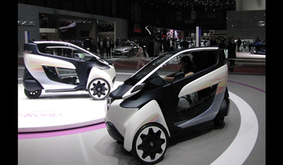 Toyota i-Road Electric Personal Mobility Vehicle Concept -expected for 2014 1